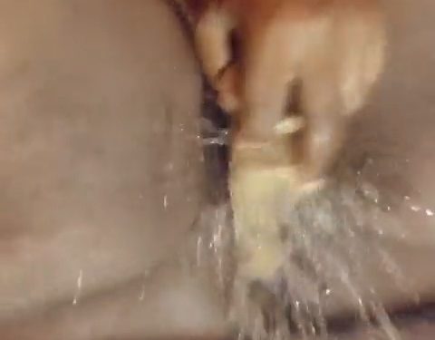 Big Layla Porn Video of Ghana Pornstar Squirting